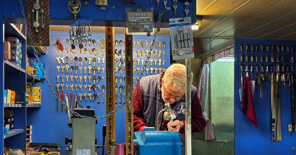 Kiosk Key Copies vs. a Mobile Locksmith: What Middletown Drivers Should Know — Middletown Pro Locksmith